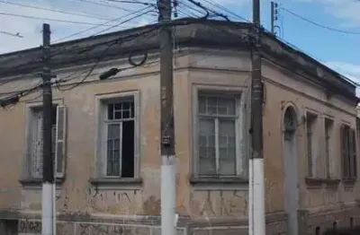 Casa à venda em bragança paulista, centro, com 4 quartos, com 240 m²