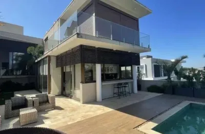 Casa à venda em bragança paulista, condominio vale das águas, com 4 suítes, com 419 m²