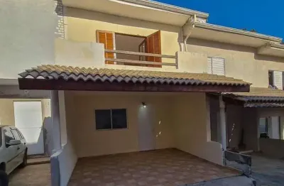 Casa à venda em pinhalzinho, condominio vilagio dos pinhais, com 2 quartos