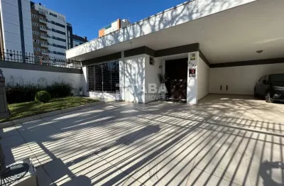 Casa com 4 quartos à venda na rua fernandes de barros, 2134, hugo lange, curitiba, 305 m2 por r$ 2.350.000