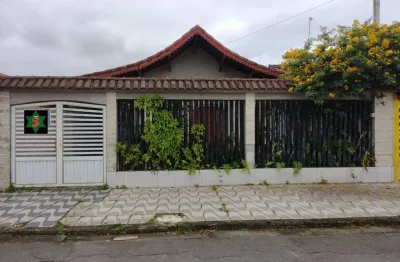 Casa com 2 quartos à venda na Rua Jamil Issa, 10, Vila Mirim, Praia Grande