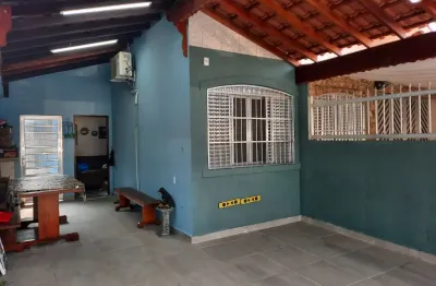 Linda casa 2 dorms, jardim imperador, próximo ao mar
