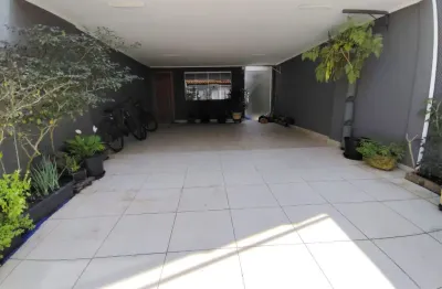 Vila caiçara, lindo sobrado 70 mts do mar, 3 dorms, 2 suites, sacada