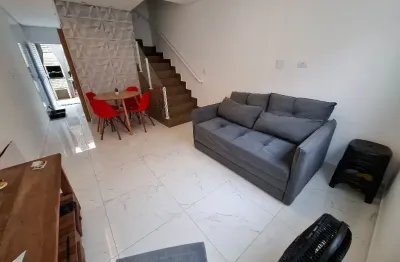Casa sobrado 2 quartos mobiliado - 350 metros mar - vila caiçara - praia grande - sp
