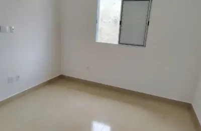Jardim melvi, condomínio novo casa sobreposta com sacada