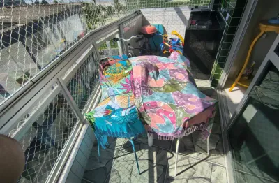 Vila caiçara, excelente apto, 2 dorms, suite, sacada, prédio frente para o mar
