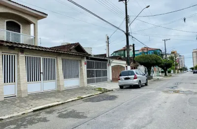 Sobrado para venda tem 220 metros quadrados com 3 quartos em caiçara - praia grande - sp