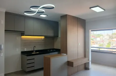 Apartamento com 2 quartos para alugar na Rua Carlos Gomes, 420, Vila São Sebastião, Valinhos