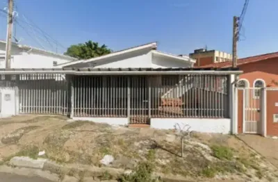 Casa frente + 02 edículas, garagem, quintal - jardim iv centenário