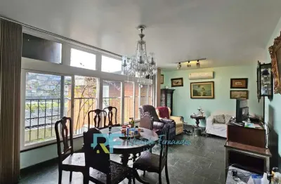 Casa em condomínio com infraestrutura de segurança e lazer, terraço, 4 quartos.