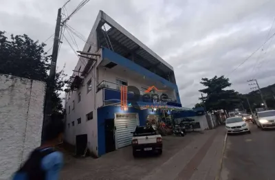 Prédio comercial no bairro são francisco de assis, camboriú-sc
