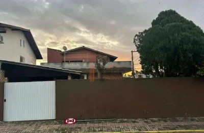 Apartamento 2 quartos, semi  - mobiliado, bairro areias, camboriú.