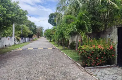 Espaço, conforto e segurança –casa de 5 suítes com piscina em condomínio amplo e reservado