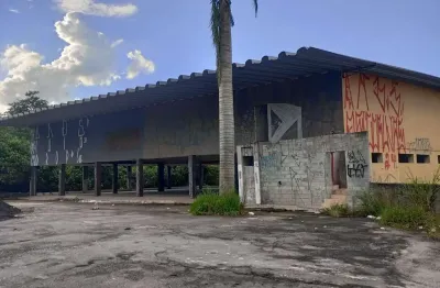Salão comercial amplo, com excelente terreno, à venda no taboão, mogi das cruzes - sp