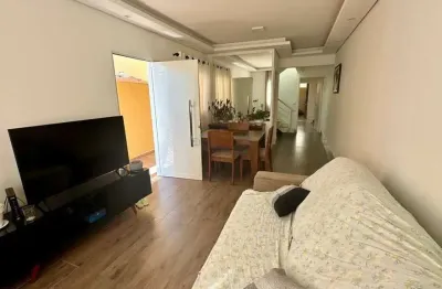 Condomínio green park - sobrado em condomínio fechado contendo 03 dormitórios, sendo 01 suíte, à venda no mogi moderno, mogi das cruzes - sp