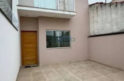 Sobrado à venda na vila cintra, em mogi das cruzes – 105m² | 3 dormitórios | suíte e quintal