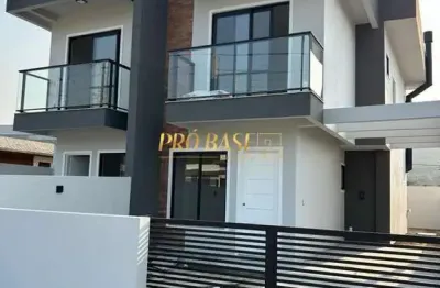 Casa com 2 quartos à venda na Rua Maria Saturnina de Jesus, 138, Forquilhas, São José por R$ 550.000