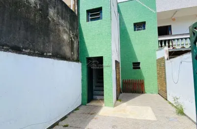 Casa com 2 quartos para alugar na Avenida Tarsila do Amaral, 54, Jardim Amanda II, Hortolândia por R$ 1.800