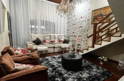 Casa com 3 quartos à venda na Rua Valentin Faustino de Souza, 357, Vila Cecília, Mogi das Cruzes