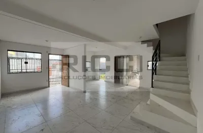 Sobrado moderno à venda – 3 quartos, 3 suítes, escritório