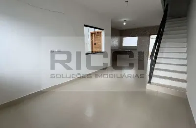 Casa térrea à venda – arquitetura moderna, 99m² de construção, quintal gramado e excelente localização