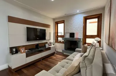 Lindo sobrado em condomínio fechado – 3 dormitórios, quintal com churrasqueira e excelente iluminação natural