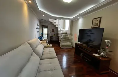 Casa assobradada à venda na vila mogilar – ampla, funcional e muito bem localizada