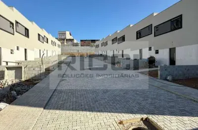 Sobrado à venda com 65m² no jardim santa tereza – villagio com excelente localização