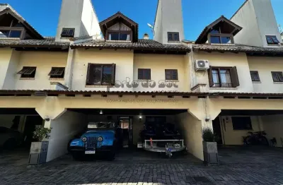 Casa em condomínio fechado com 4 quartos à venda na Rua Manajó, 70, Vila Assunção, Porto Alegre