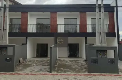 Sobrado geminado no iririu com 3 quartos e espaço externo amplo - estuda permuta por apartamento até r$250 mil