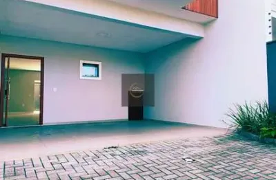 Sobrado Geminado 3 Quartos com Suíte e 2 Vagas no Iririú — Joinville