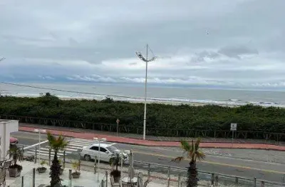Mar com 3 suites, suíte master com hidro e sacada aberta com churrasqueira carvão.