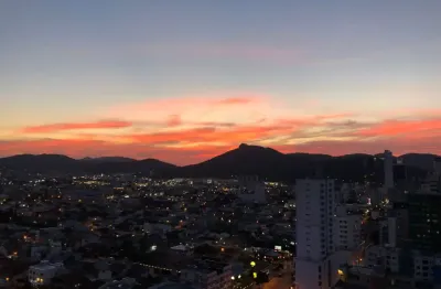 Apartamento novo no centro mobiliado decorado e equipado
