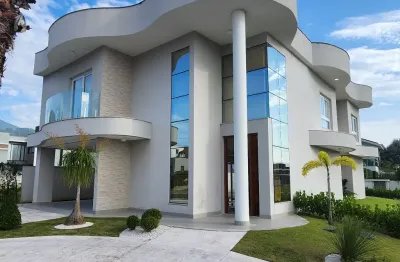 Casa nova no caledônia de esquina , finamente mobiliada e equipada.