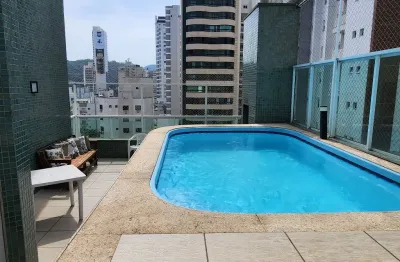 Cobertura duplex, 1 por andar, com piscina no centro