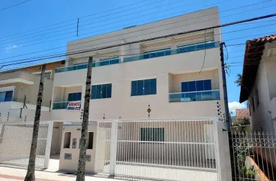 Casa no centro de balneário camboriú, na rua 2.070, entre terceira e quarta avenidas.