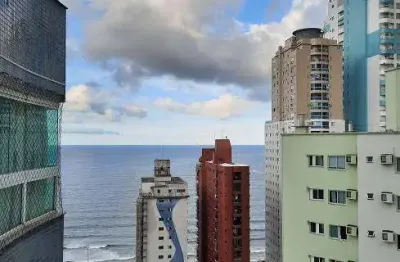 Apartamento na quadra do mar, finamente mobiliado, na barra sul com 3 suítes, , lazer completo