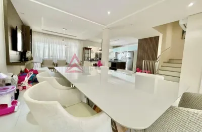 Casa Sobrado em condomínio na Nova Prochet, com 296m2 útil, 4 suítes, Londrina PR