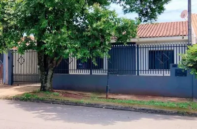 Casa à venda na Rua Toledo, Loteamento Madrid, Maringá