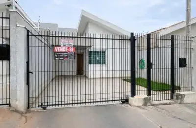 Casa com 3 quartos à venda na Rua Benedito Eduardo Meneguetti, Jardim São Silvestre, Maringá