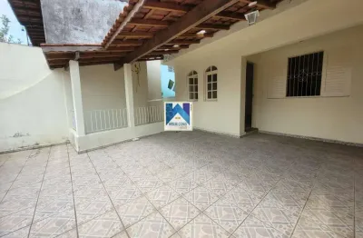 Acesso a casa tem escadas. garagem fica em baixo. proximidades: bares e restaurantes, escola, farmácia, shopping center,