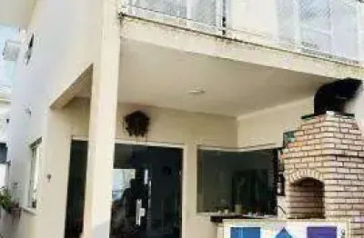 Lindo sobrado com piscina para venda no bairro villa di cesar, localizado na cidade de mogi das cruzes / sp.