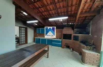 Casa térrea ampla com quintal para venda no bairro centro, localizado na cidade de mogi das cruzes / sp.
