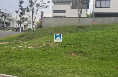 Imagine ter a oportunidade de investir em um terreno localizado em uma das regiões mais promissoras de mogi das cruzes, o residencial mosaico da serra. este lote de 300 m² está si