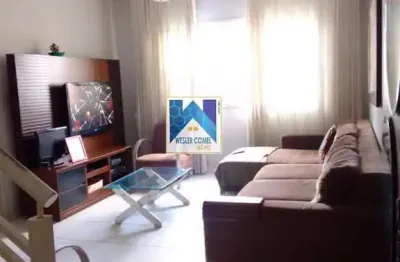 Com 3 dormitórios, sendo 1 suíte, possui 4 banheiros, 2 vagas de garagem, 2 salas.