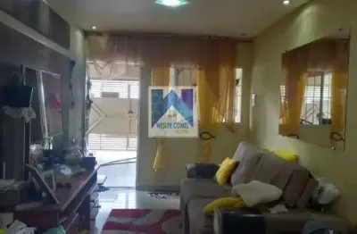 Apresentamos esta excelente oportunidade de morar com conforto e praticidade em um bairro tranquilo e seguro. imóvel com 81 m² de área construída, oferecendo ótimo aproveitamento d