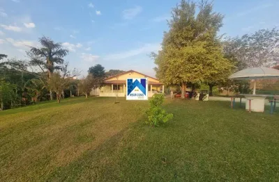 Venda com porteira fechada.  chácara com área construída 380,00 metros chácara com 2 casas sendo uma delas a principal,