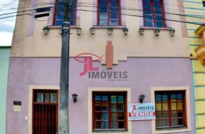 Sobrado historico espaçoso no centro de antonina

sobrado historico