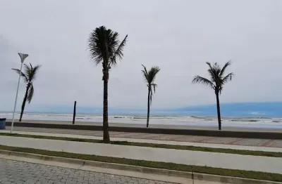 Apartamento 2 dormitórios sendo 1 suíte + lavabo frente mar em mongaguá