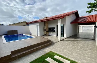 Belíssima casa ampla com piscina em itanhaém á venda